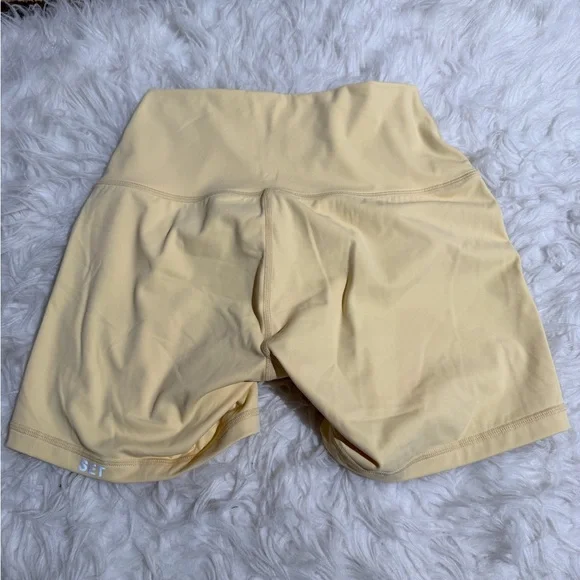 SET Active Butter Yellow Matching Set Airluxe Base Bra Shorts M / L SOLD OUT new - Picture 11 of 16